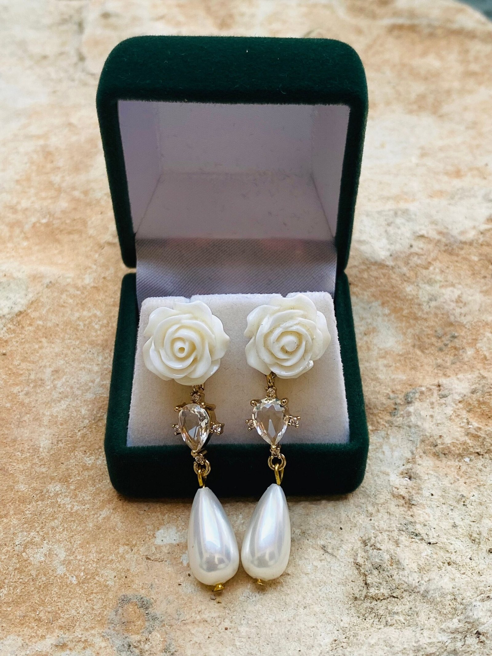 Rose pearl earrings, bridal pearl earrings with rose, flower earrings, Baroque jewellery, Victorian earrings drop pearl earrings